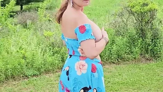 Real TOPLESS MOMMY Outside Mature MILF BIG TIT in the Sunshine