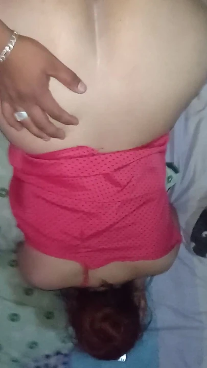 لحظة مذهلة من "الكلبة مارس الجنس على أربع تبلل من الكثير من النيك"