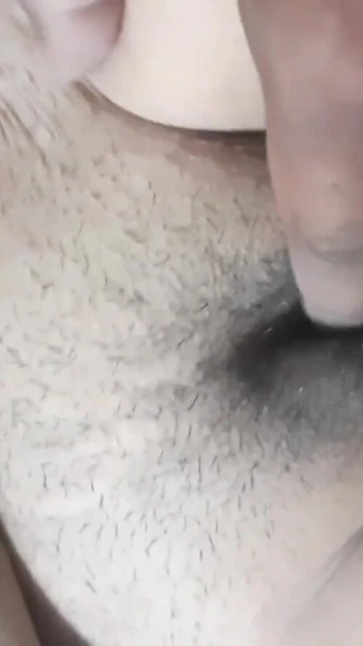 必须分享的时刻，从“打电话给朋友妻子的红色纱丽，说服她的朋友的妻子通过”