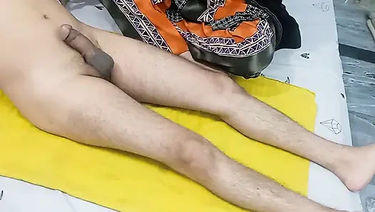 Indischer ehemann, schöne ehefrau, großer schwanz, massage und fingern sahne, abspritzen in ehefrau hand