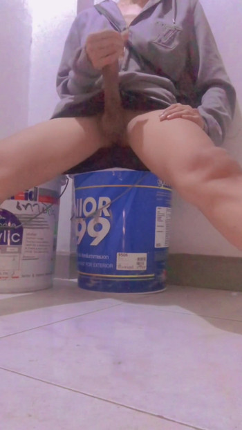 Detik menjatuhkan rahang daripada "Duduk Handjob di bilik mekanik pengecas."