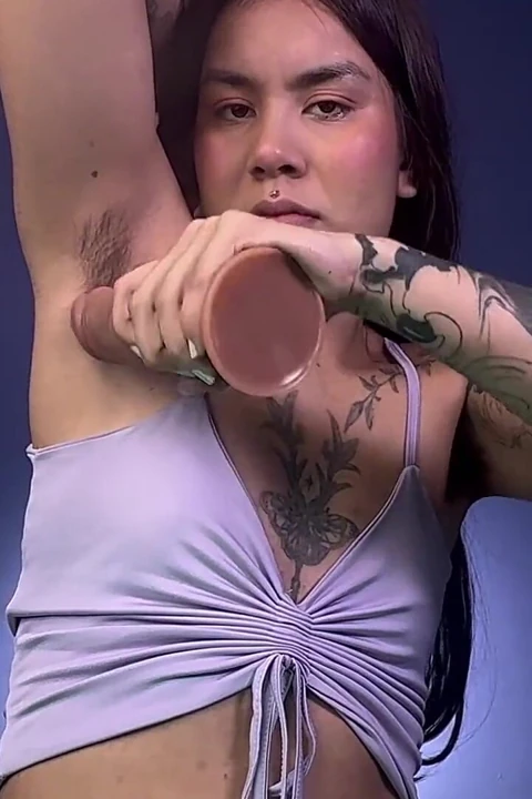 毛茸茸的腋窝