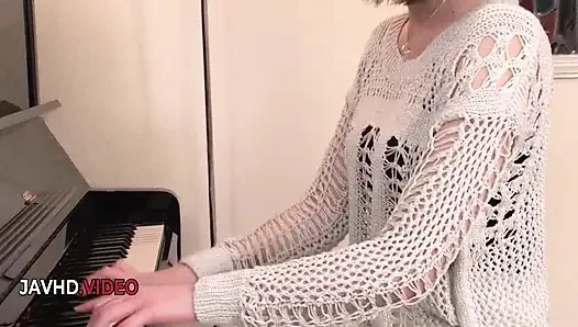 Narumi Ayase наслаждается завораживающим минетом навыков в хардкорной сцене с Steamy