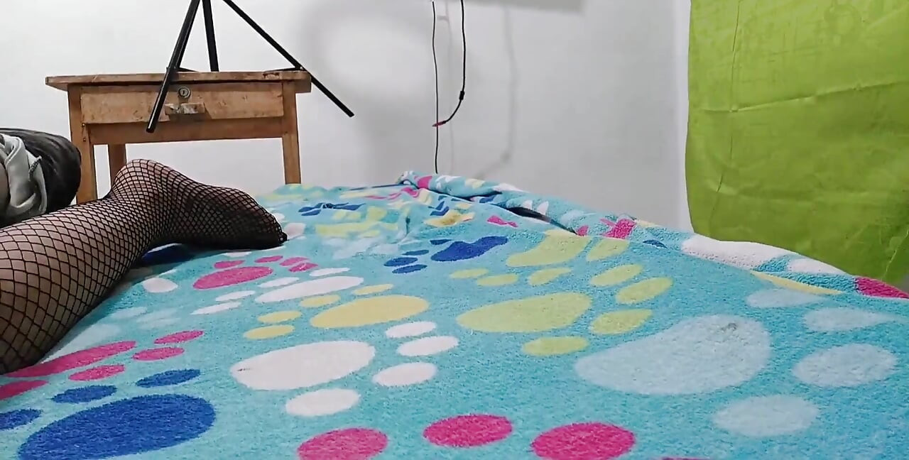 Spójrz na moją żonę wysysającą kutasa sąsiada, zawsze dzielę się tym