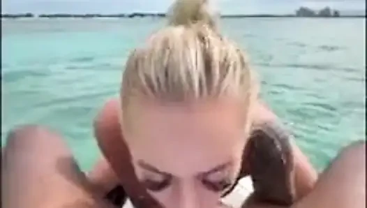 BBC wird gelutscht und auf einem Jetski gefickt