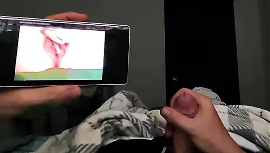 Cinta saat dia mengirimiku video ketika aku pergi