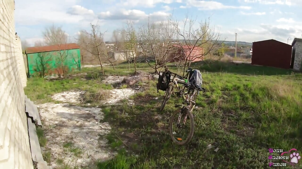 Szybkie obciąganie i spust połykanie za garażami ||| 4K