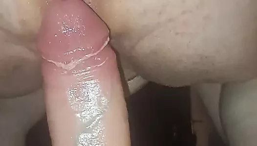 Büyük dildo esnetme deliği