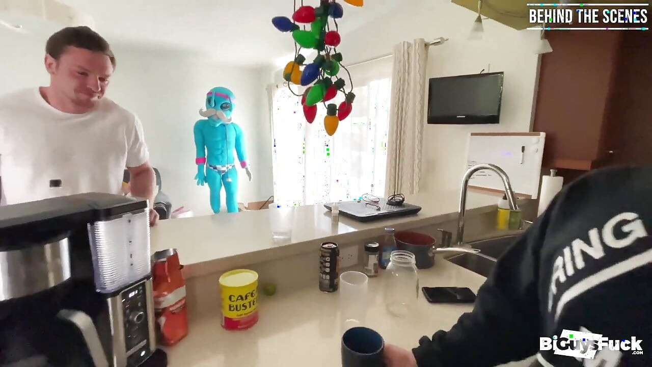 Kamera arkası andy mcbride maximus'u sikiyor