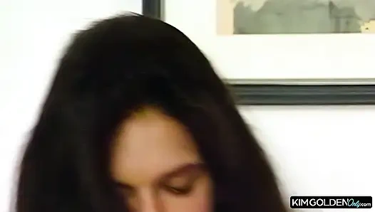 Heisser Sex mit kurviger Bruenetten und muskuloesem Hengst