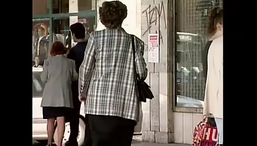 Nenek nakal di cinta vol.1