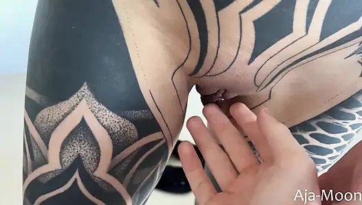 Я была его первым! 18-летняя дефлорирована! Было много отстойных