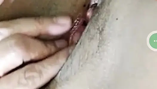 Assy want to sucks my dick .she wants to swallow my sperm