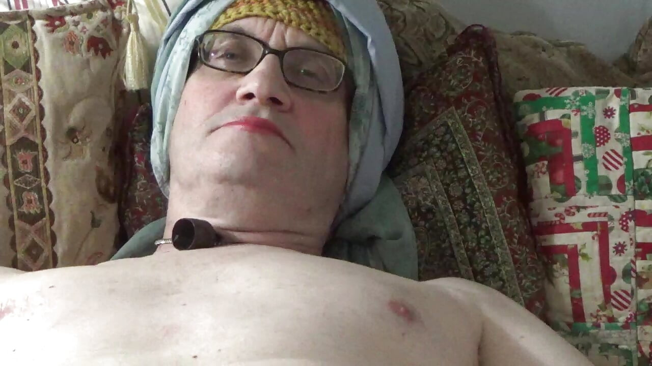 Chubby housewife Serge Ave-Lusin.2026e