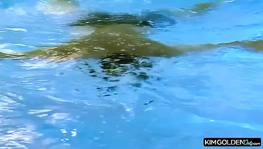 Heisse Pool-Orgie mit oralen Freuden