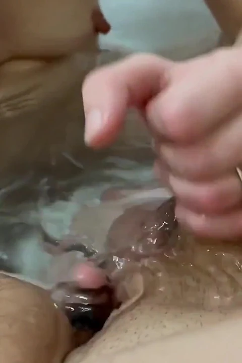 We share with you a little moment during our romantic bath
