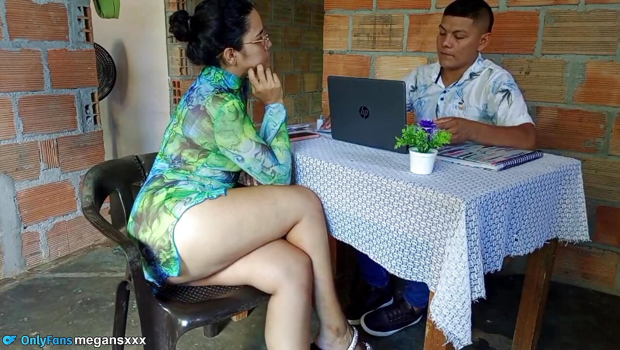 Razgovor za posao završava svršavanjem u usta za kurvetinu