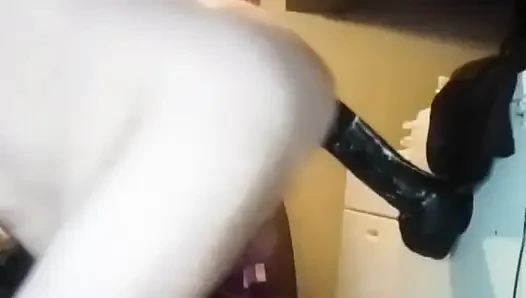 Büyük siyah dildo