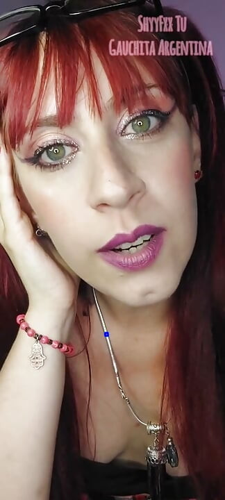 Shyyfxx, ta meilleure amie te fait bander la bite avec ses lunettes et danse ! Jeu de rôle, partie 1