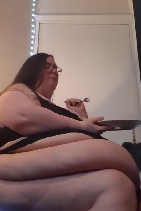 Let's stuff this belly with cheesecake