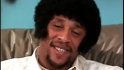 Ladies man has his dick sucked by two eager sluts in bed