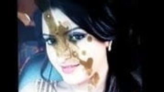 Sperma-Hommage an Bangladesch-Filmschauspielerin