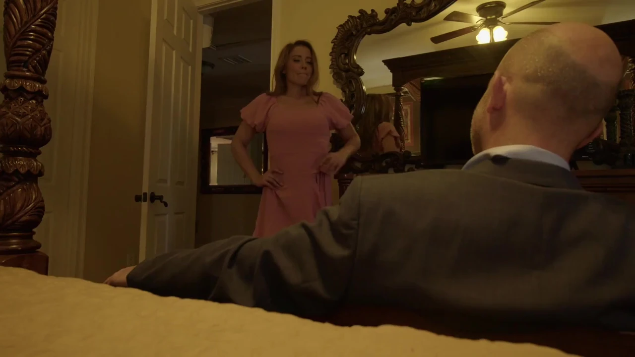 Cheerleader Angelica Amore Gets Naughty with the Principal