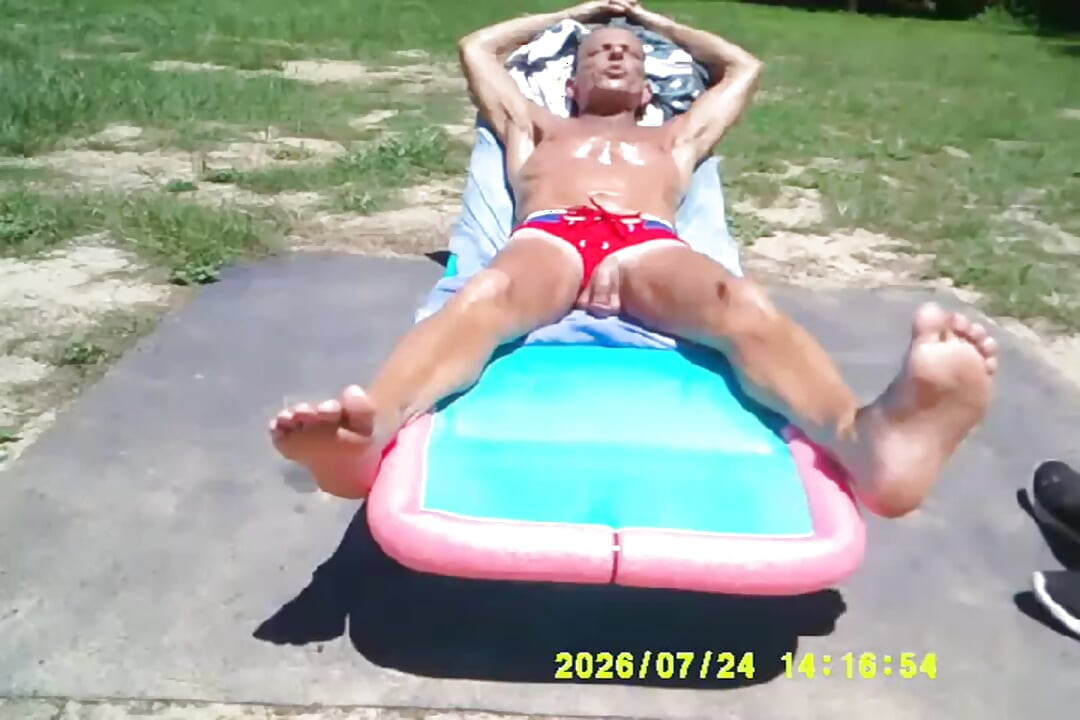 7-24-2026 ALL RIGHT NOW MY DICK IS GETTING BROWN ZEPPLIN TOCHIN MY COCK OUT IN THE BACK YARD.mp4
