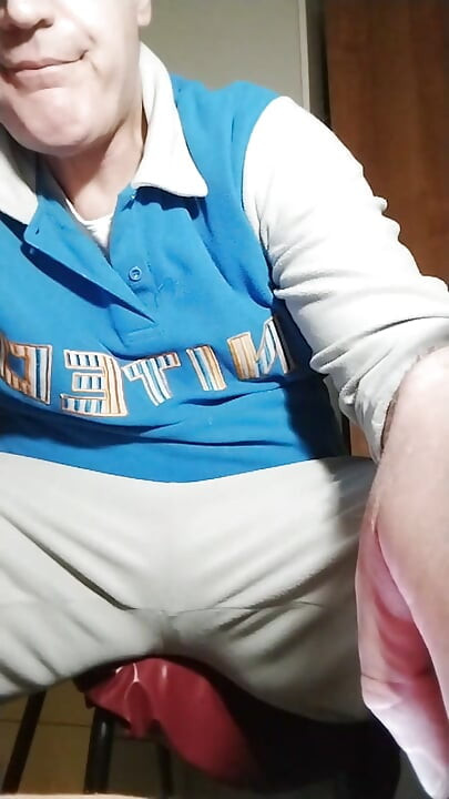 순수한 쾌감으로 성기를 자위하는 몰입한 쾌감!