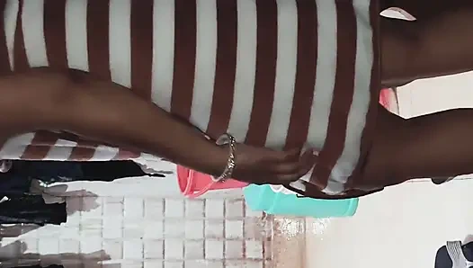 Latika büyük sert sikişiyor