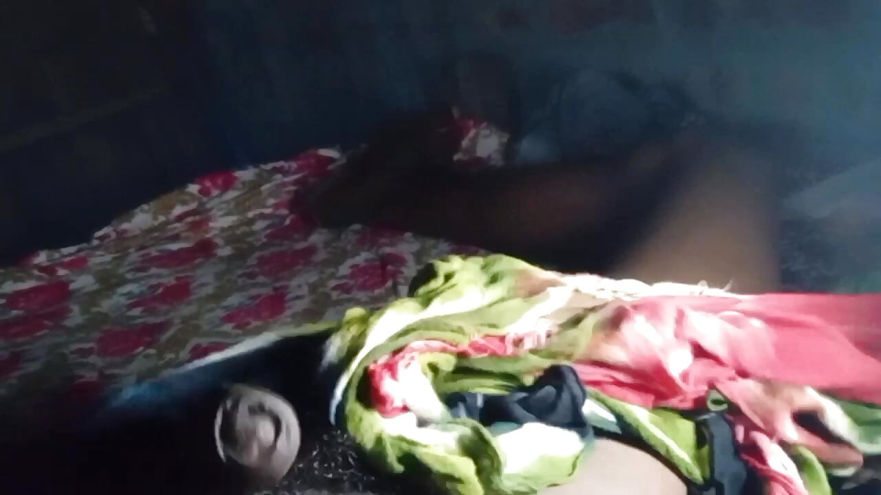 Sissy ki sparm se romantic Khel khela Desi lady boy ne desi cd