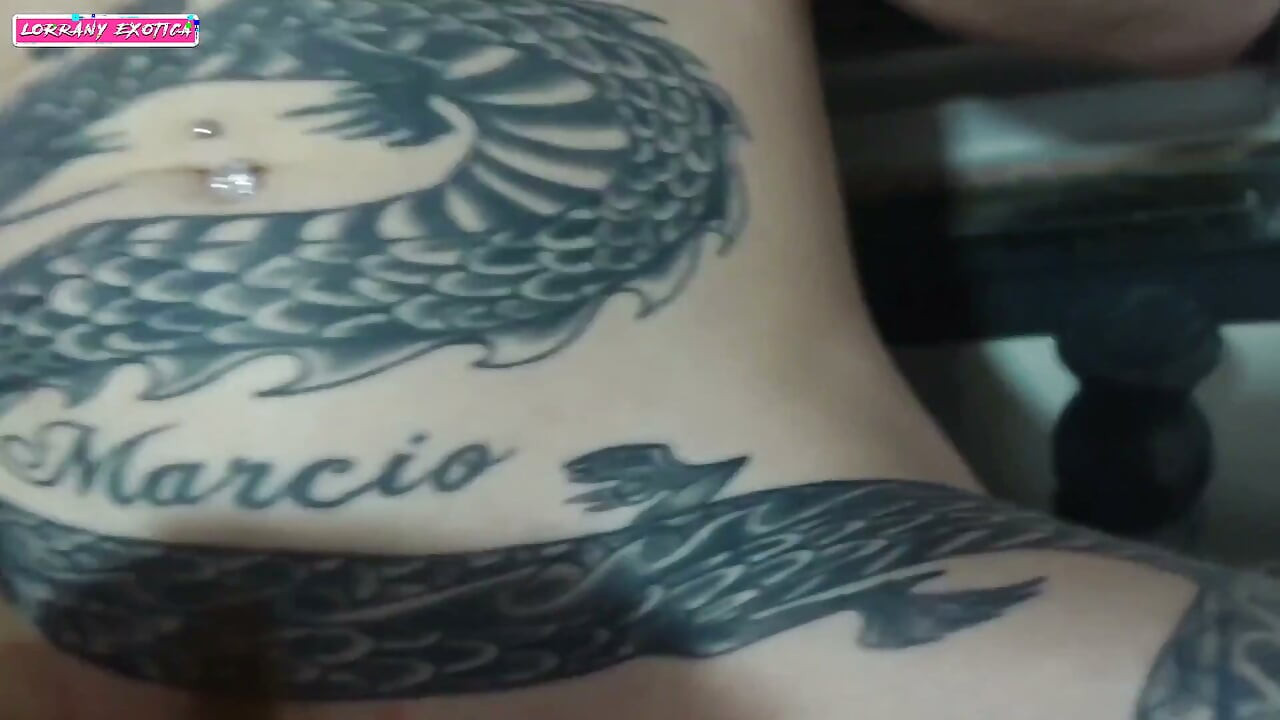 Eu e meu amigo decidimos deixar nossas xoxotas inchadas para ver como é
