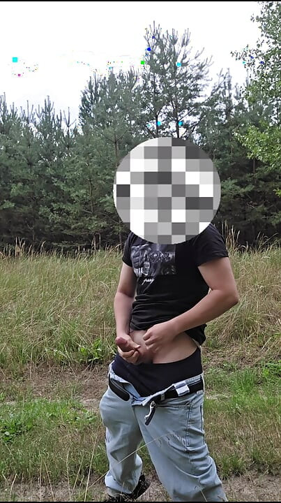 Na zewnątrz nastolatka masturbacja i wyzwanie cum
