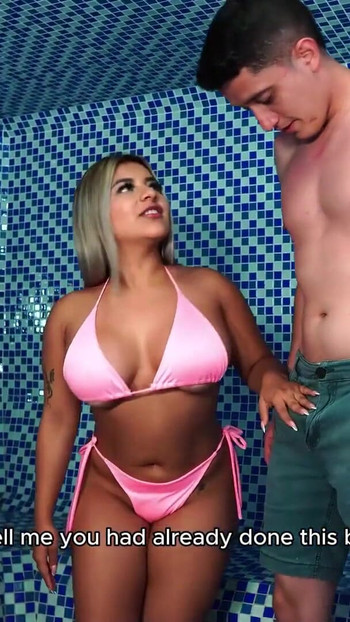 Moment epic de la "Băiatul tocilar fute o blondă columbiană în saună și îi oferă toată sperma lui în gură! Naty Delgado &Pipeboy1"