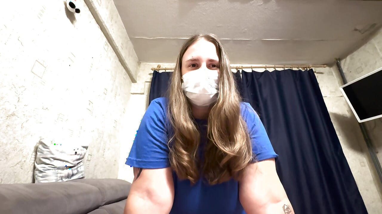 Anastasia Mistress έκανε πρωκτική εξέταση και Ballbusting στον φίλο της Footjob και Handjob