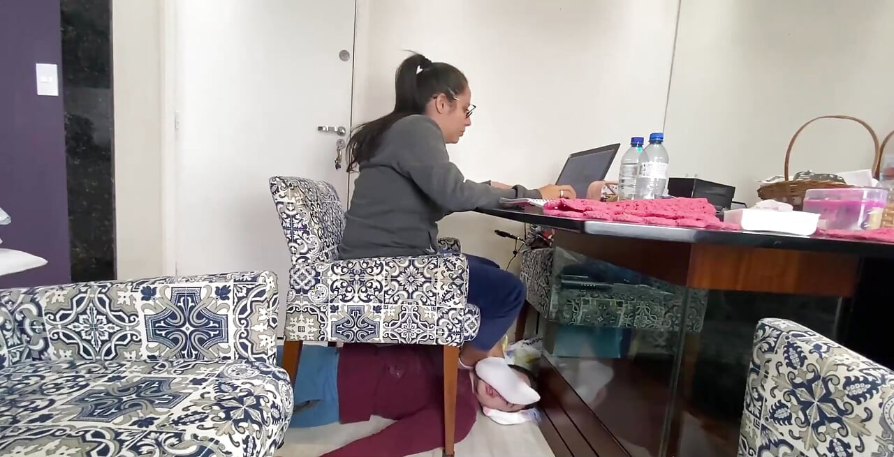Tanrıça Kiffa'nın kullanmak için gerçek hayat köleleri var