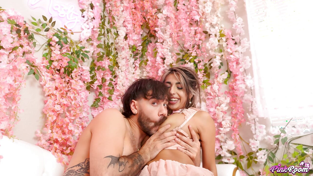 Pink Room Ep.29: Lactating Slut Luna Columbiana Gets Wrecked