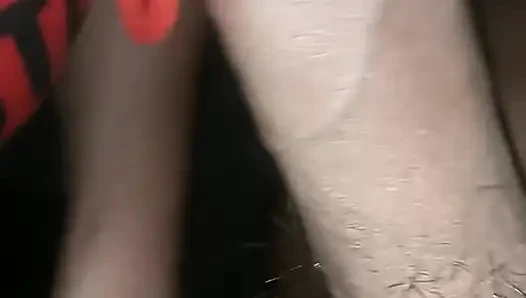 Die frau meines chefs lutscht meinen schwanz