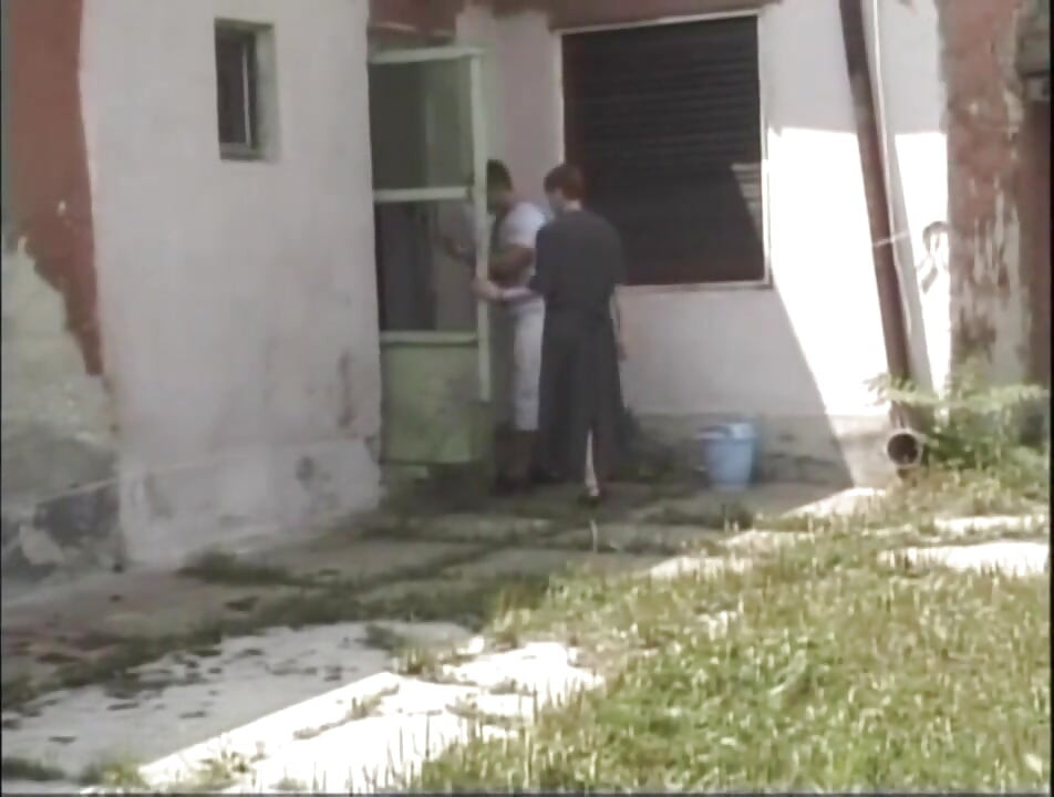 Behaarte muschi, milf fickt im schlafzimmer