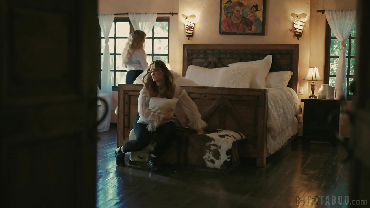 Pure Taboo लम्बे वाले शुक्राणु दाता गलती से गलत लड़की को गर्भवती कर देता है! Lena paul और Siri Dahl के साथ