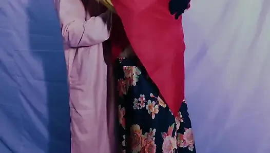 Die heißeste Chachi bekam orgasmus, indem sie muschi leckt