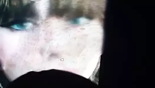 Seksi beyaz bir piliç için cumtribute.