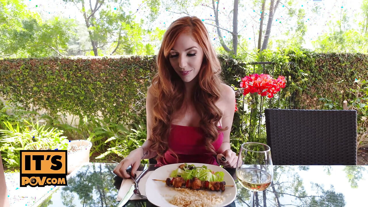 Itspov - Foxy Lady Lauren Phillips uwielbia twardego penisa w swojej coochie