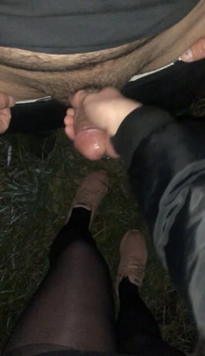Nieznajomy w nocy, spuszcza się w dupę, trans dziwka