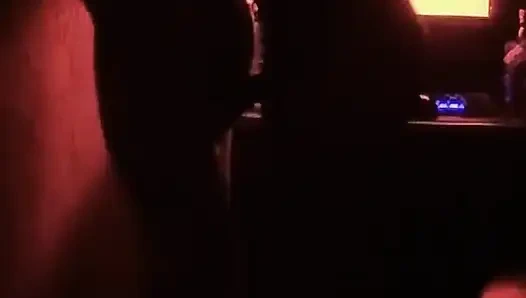 Seks romantis intens di kamar merah berujung crot di dalam