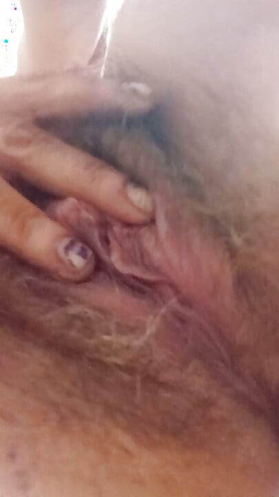MILF Hot Solo Fingering Masterbation Session