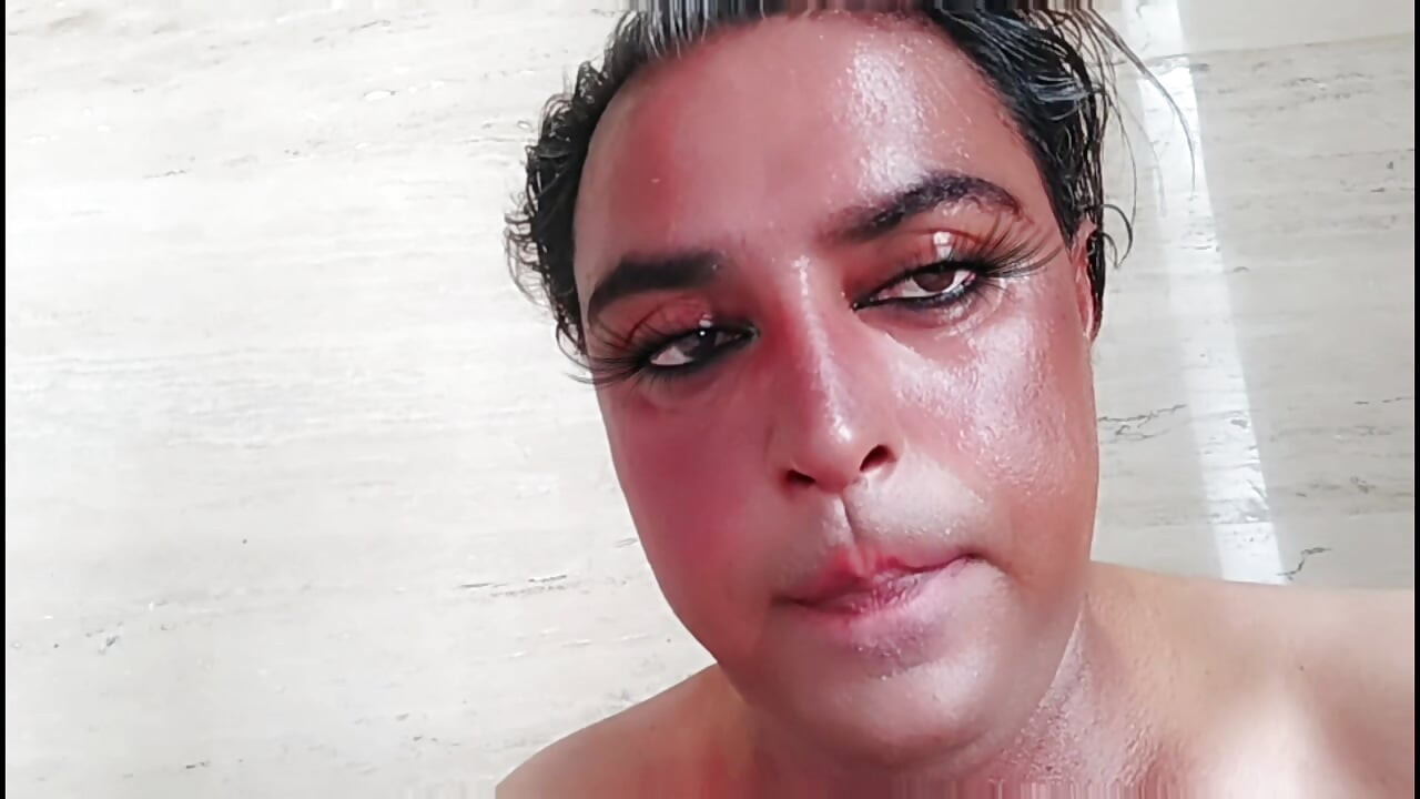 Bonita xixi em casa solo Big Butt
