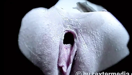 Stepmom Linda and Stepdaughter Nikki Fuck Together