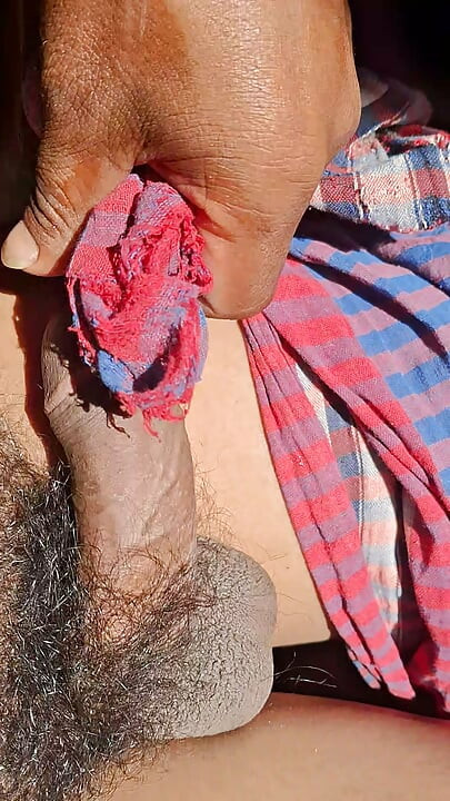 Enjoyed with full feelings and ejaculated the goods desi Indian boy