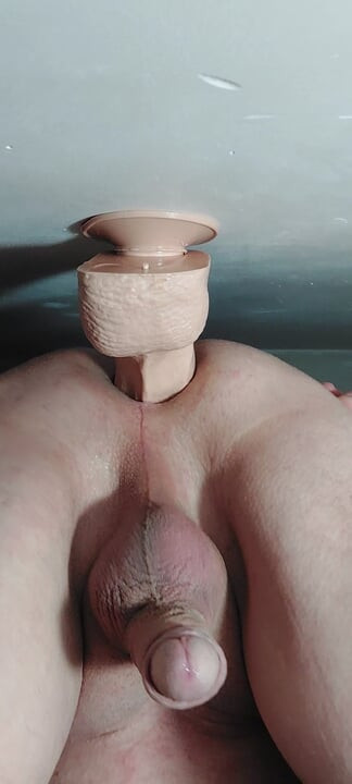 Porcinus gay 01. Dildo nel culo